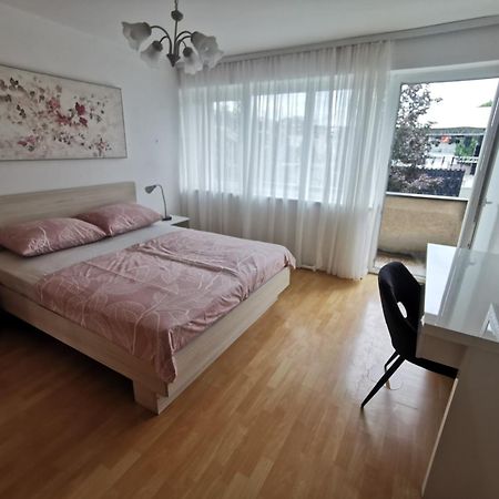 Apartment Tonio - Right On The Main Square Gospić Esterno foto