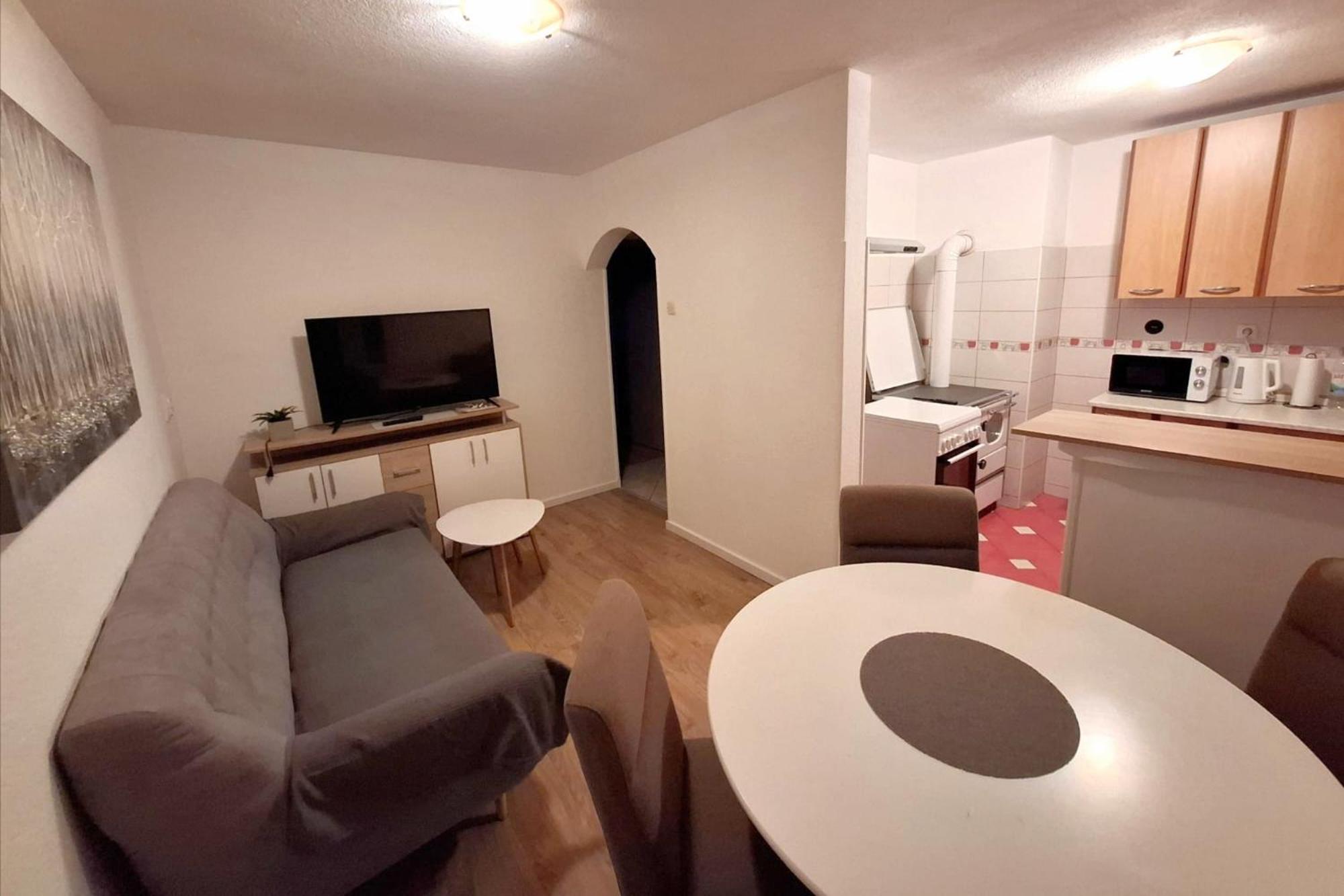 Apartment Tonio - Right On The Main Square Gospić Esterno foto
